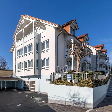 Apartmenthaus Binzer Sterne Mit Strandkorb Am