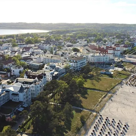 アパート Apartmenthaus Binzer Sterne Mit Strandkorb Am ビンツ