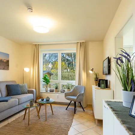 Apartmenthaus Binzer Sterne Mit Strandkorb Am * ビンツ