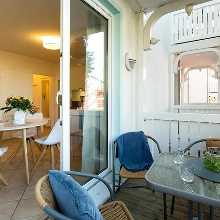 Apartmenthaus Binzer Sterne Mit Strandkorb Am * ビンツ